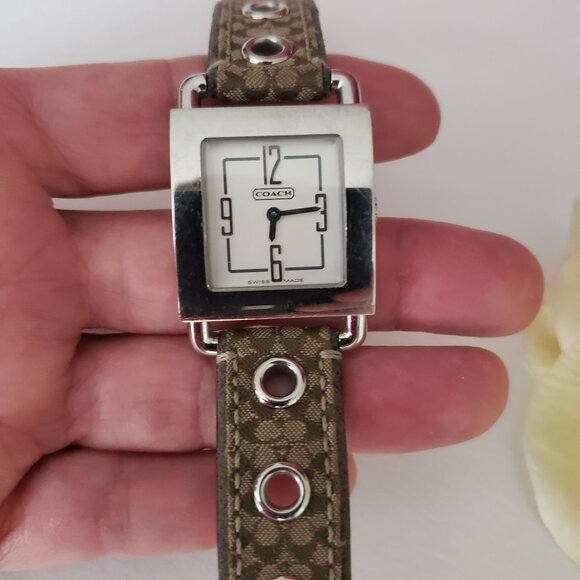 Vtg Coach Tank Watch Swiss Quartz Stainless Water Resistant Signature “C” Band - Picture 6 of 16